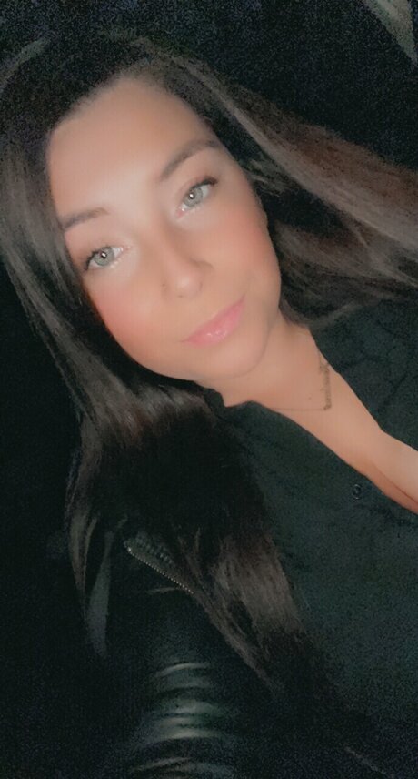 Karolane Chasse Michaud ヌードモデル 画像