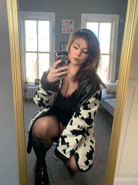 Lovely Lyss ポルノスター セクシー 写真