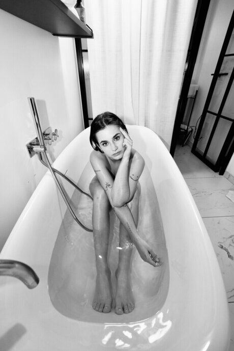 andonlyvee アートモデル ギャラリー