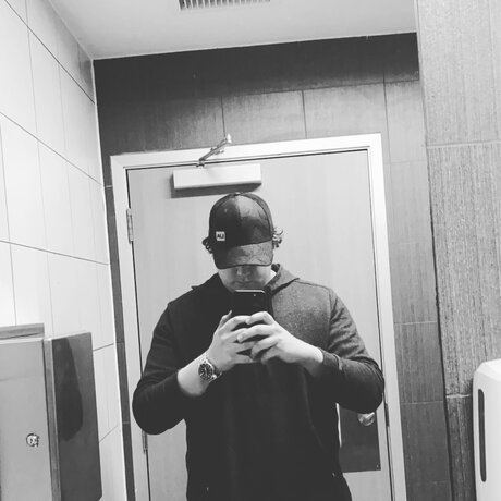 アジア人のタトゥー OnlyFans ホット 写真