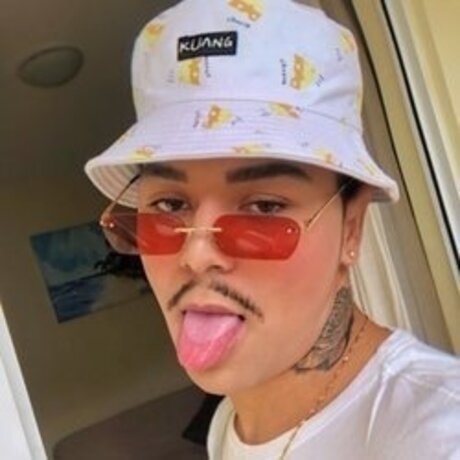 スムーズなOnlyFans ポルノグラフィック 画像