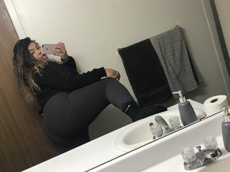 latinxxbabe ヌードのポルノスター 画像