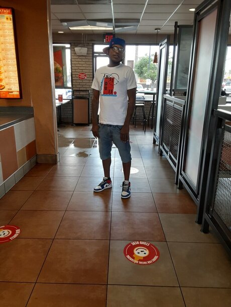 デカ尻ジーンズ OnlyFans セクシー裸 写真