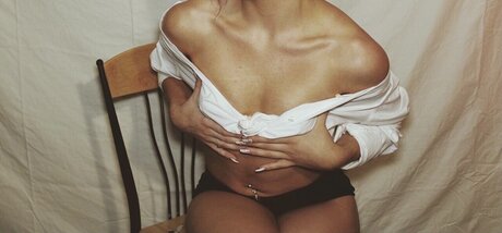 CloutDemonBaby ポルノスター 裸 写真