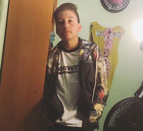 Nathan Tellez 女優 画像