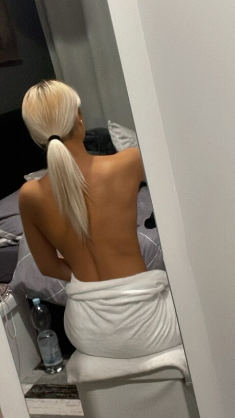 Gabrielaa ポルノモデル 写真