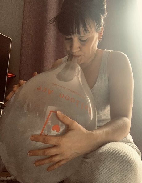 chezzmanifestation アダルトモデル 写真