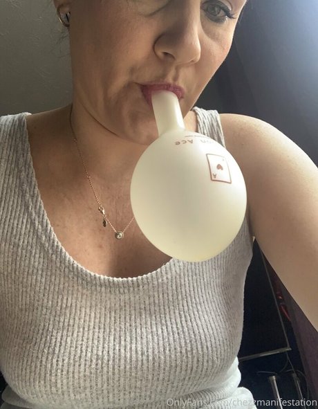 巨乳 射精 OnlyFans 無料裸 写真