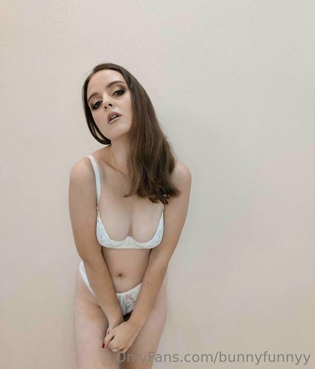 膨らみ OnlyFans ヌード 画像