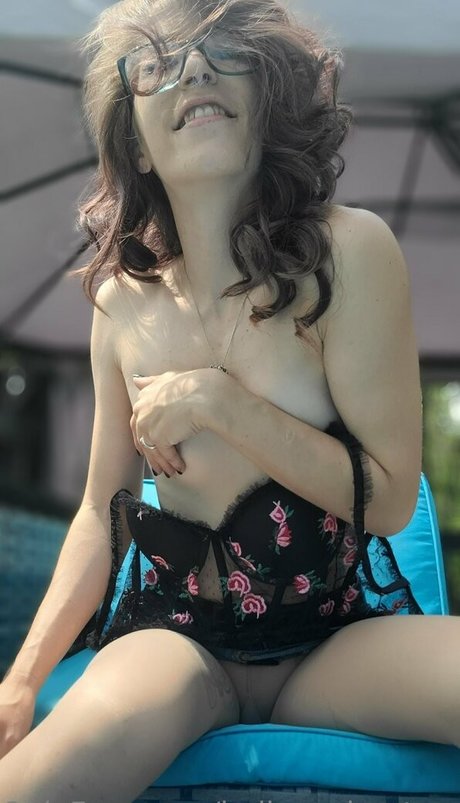 bellaenchantressxxx スター 裸 写真