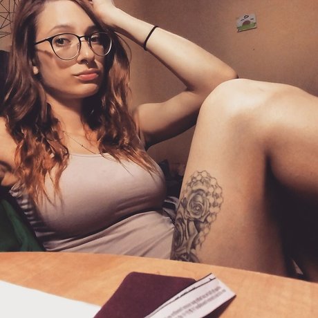 Poli Kap ポルノスター 写真