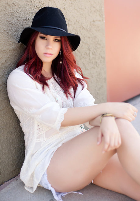 Jillian Rose Reed XXXモデル 写真