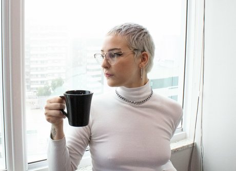 Madu Garbin セクシーモデル ギャラリー