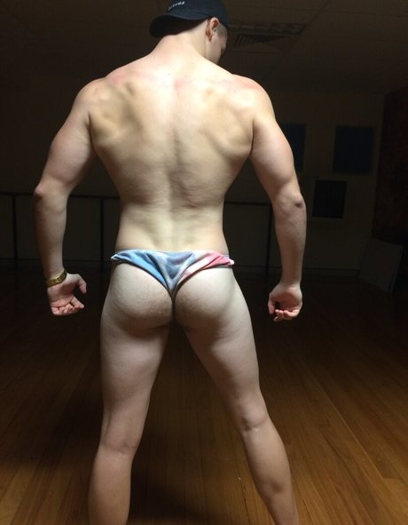 ティーンヌードOnlyFans ポルノグラフィック 画像