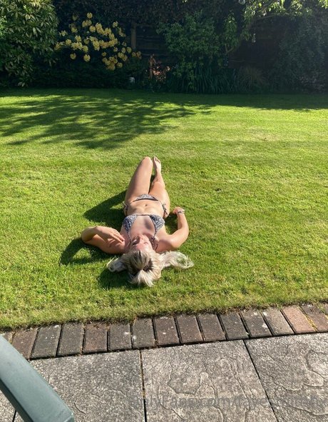 細身の巨乳OnlyFans ポルノ 写真