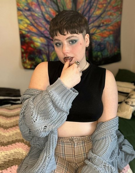 毛深い妊婦OnlyFans 美しいヌード 写真