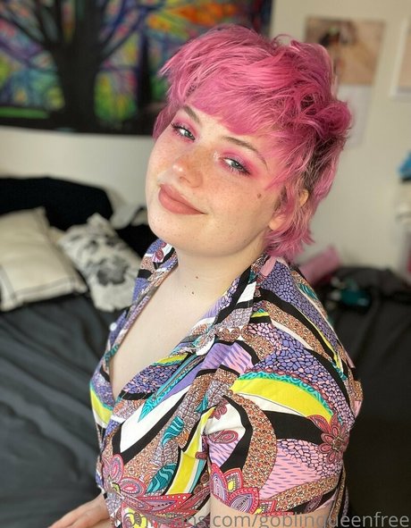 ニューハーフ POV OnlyFans ポルノグラフィック 画像