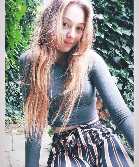 sleepyvegan エロティックモデル 写真