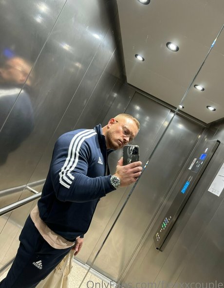 お金 OnlyFans ホット裸 画像