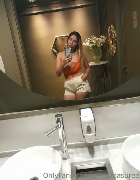 givepleasuree ポルノスター セクシー 画像