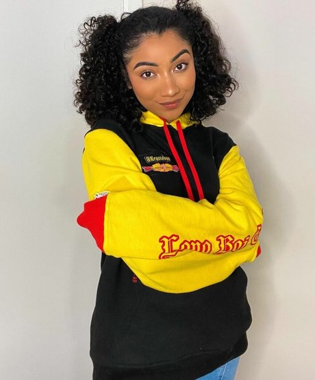 スターティーンオンリーファンズ ホットポルノ アーカイブ