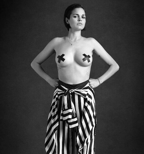 Lina Esco トップモデル アーカイブ