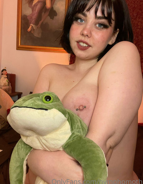 nymphomoth 最高の女優 写真