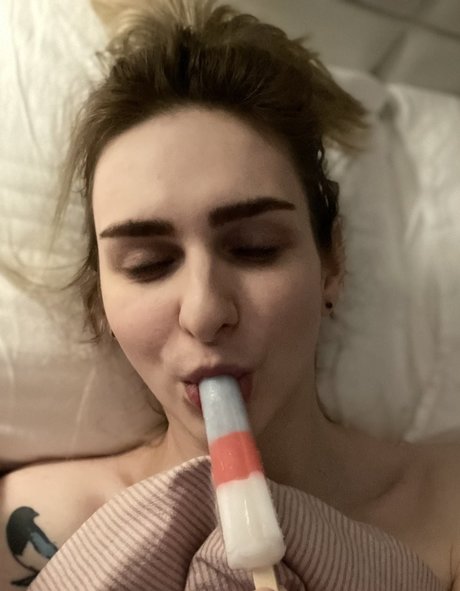 Miss Crows Nest 高品質のポルノスター アーカイブ