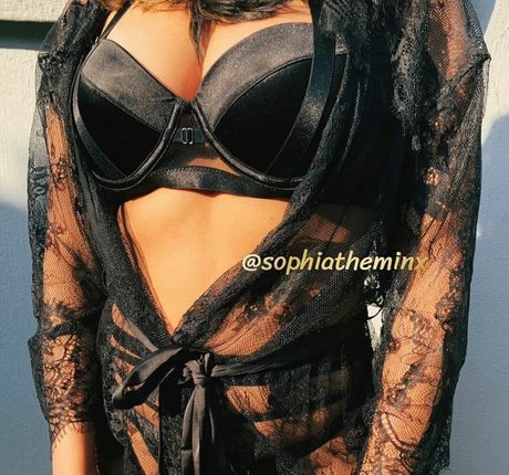 sophiatheminx 裸のモデル 写真