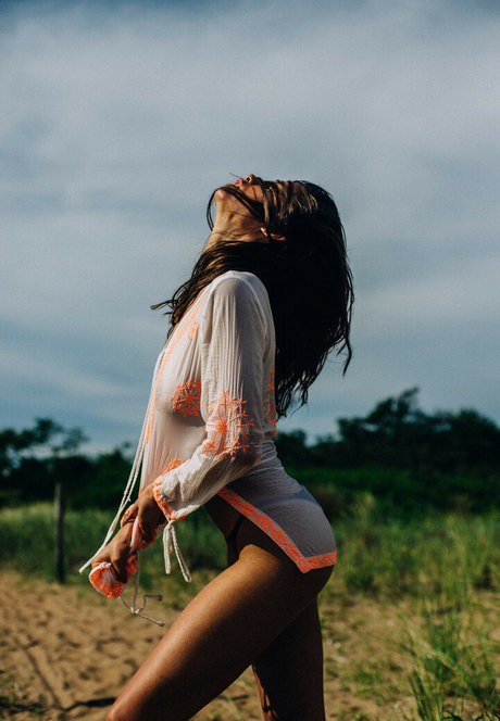 小柄なブロンドの熟女OnlyFans ベスト 画像