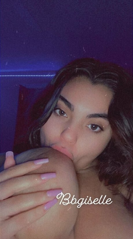 bbgiselle 裸のモデル 画像