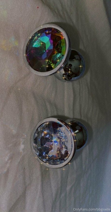 ニューハーフ 熟女 OnlyFans 美しい裸 写真