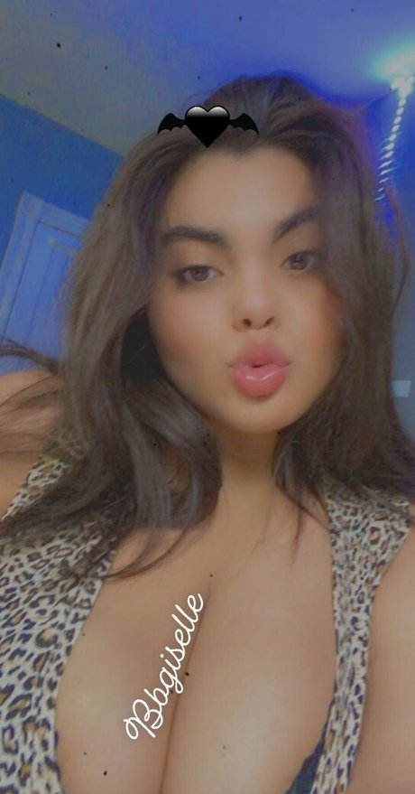 トップレスビーチOnlyFans 可愛い 写真