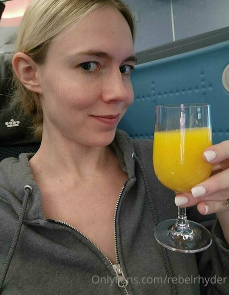 ティーンフィンガリングOnlyFans ヌード ギャラリー