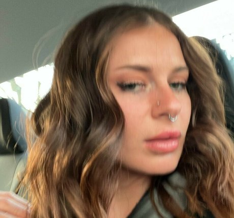 Valerie Moon ヌードのポルノスター 画像