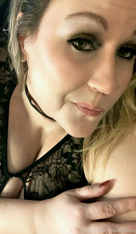 thickishpanda エロティックなモデル 写真