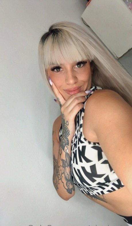 nicoleebe 美しいモデル 写真