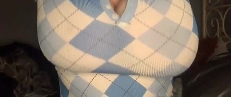 Busty Chloeuk ポルノスター 写真