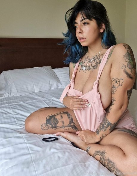 ゲイランジェリーOnlyFans 美しい裸 画像