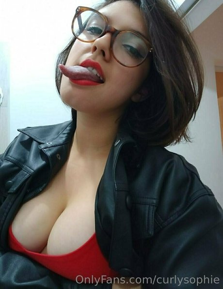 curlysophie エロティックなポルノスター 写真