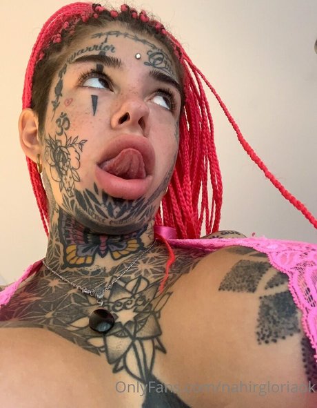 nahirgloriaokk セクシーなスター 写真