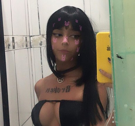 viixkkj エロティック女優 写真