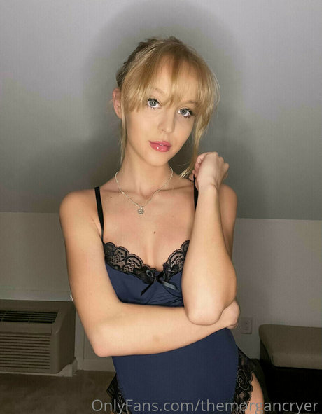 黒人フェムボーイOnlyFans パーフェクト 画像