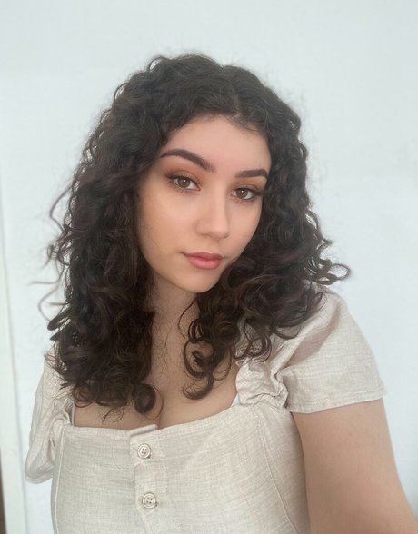 Yazzi ホットスター 写真