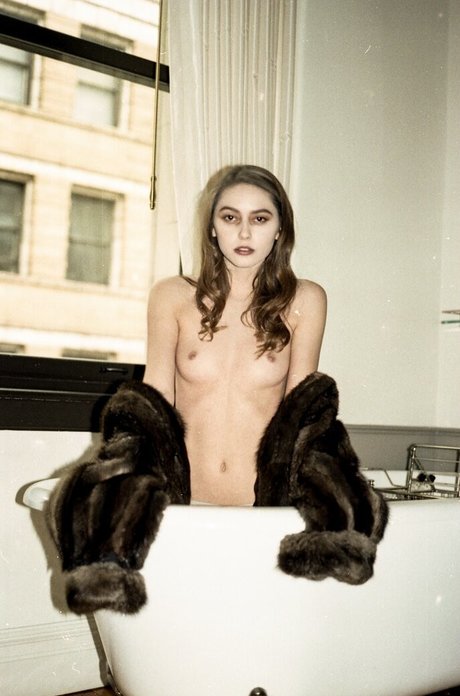 Tessas Ghost 最高の女優 写真