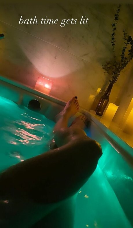 Caity Lotz top profile image