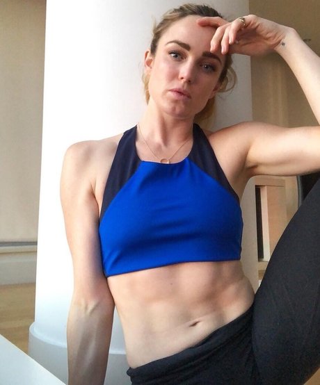 Caity Lotz ポルノスター 素敵 写真