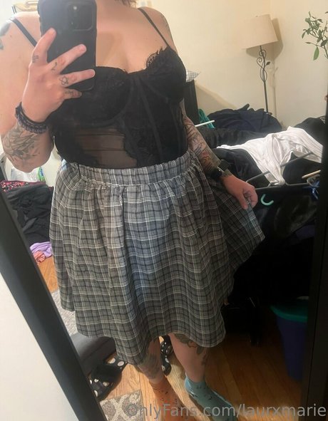 laurxmarie 裸モデル 写真