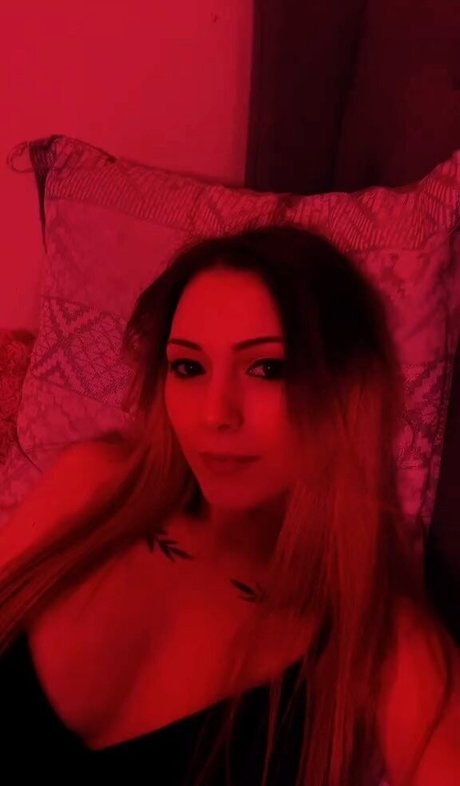 Little Momma エロティックなポルノスター 画像