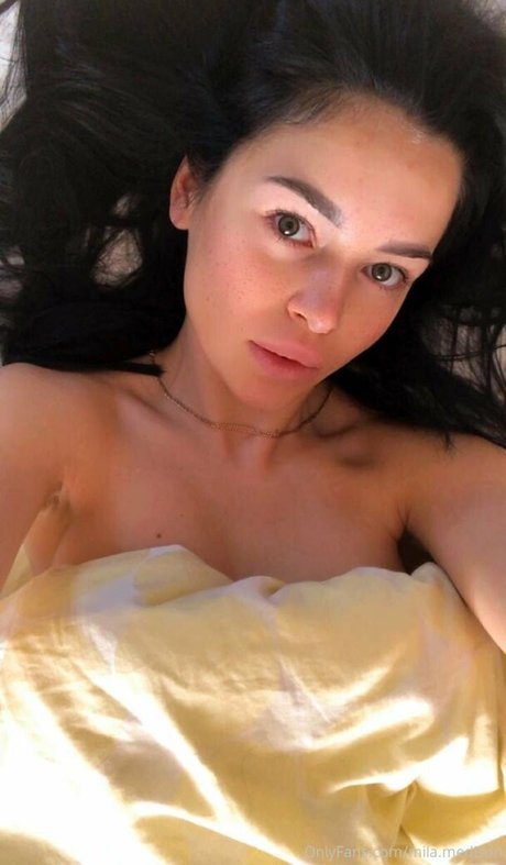 Mila Moore 無料スター ギャラリー